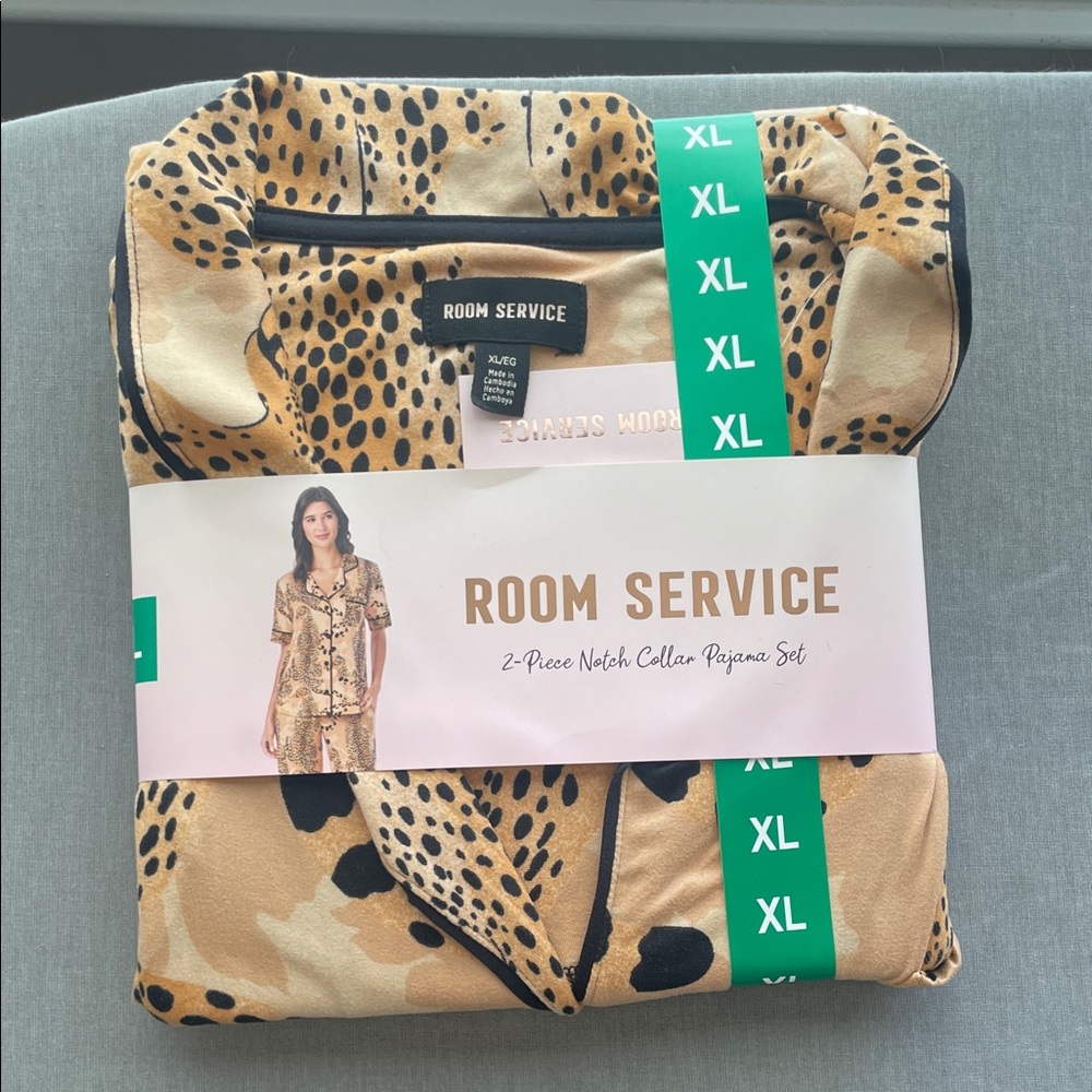 Room Service Short Sleeve Animal Print Pajama Set Size XL